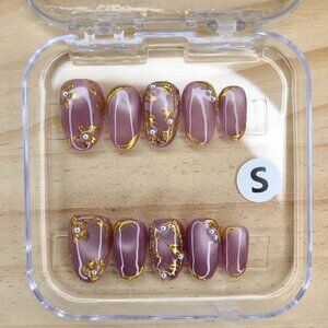 Cat eye & Gold Chrome Floral Press-On Nail Set DIY Easy & Reusable At Home Manic